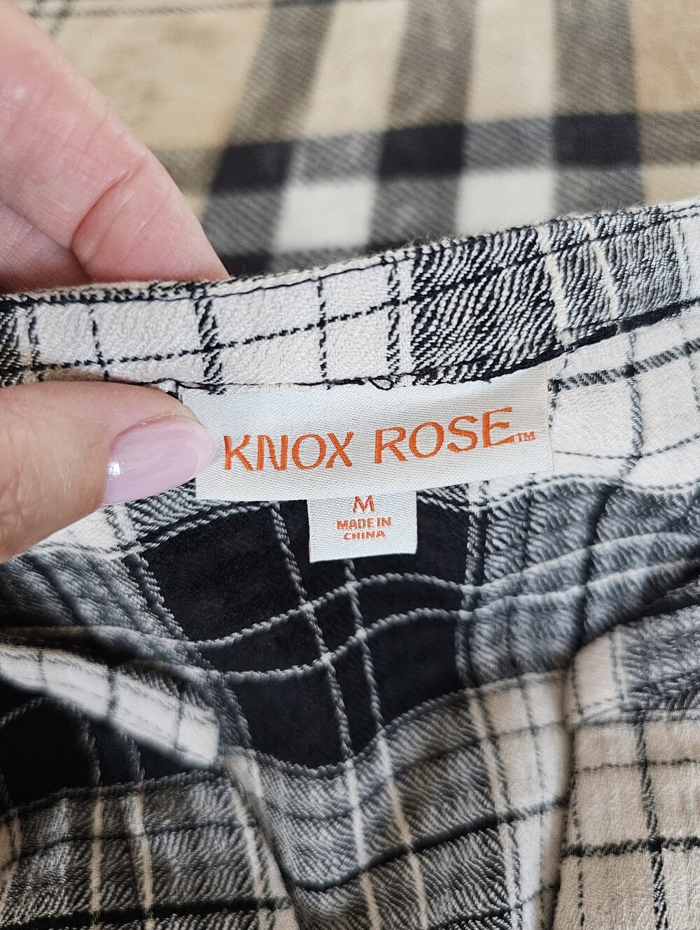 Knox Rose Black and Cream Plaid Button-Front Long Sleeve Dress - Picture 8 of 9